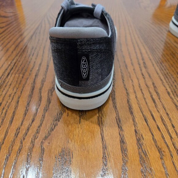 KEEN Womens Elsa IV Casual Sneakers, Size 7, Black Plaid/White - Picture 9 of 13